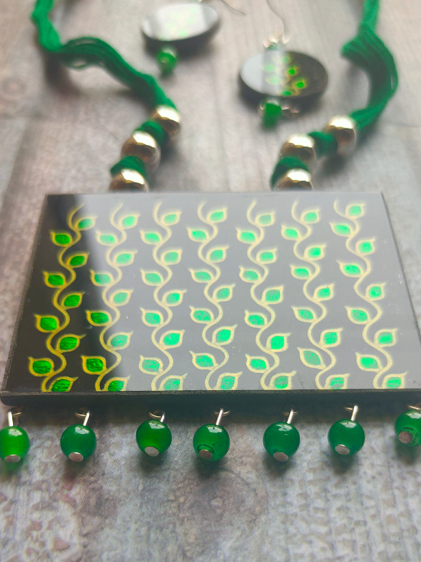 Hand Painted Leaf Motifs on Glass Necklace Set with Thread Closure