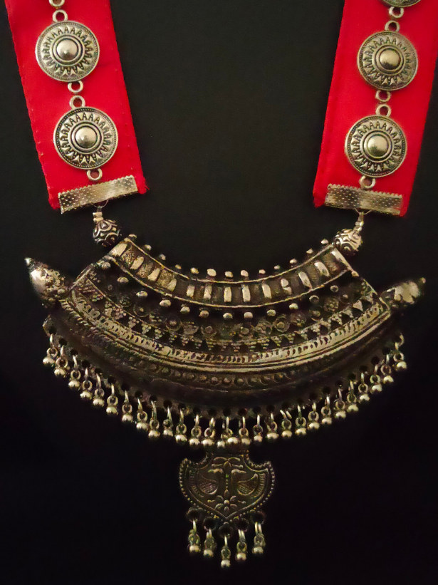 Fabric and Metal Work Statement Long Necklace Set