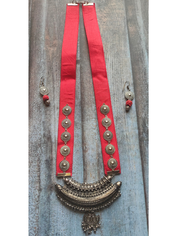 Fabric and Metal Work Statement Long Necklace Set