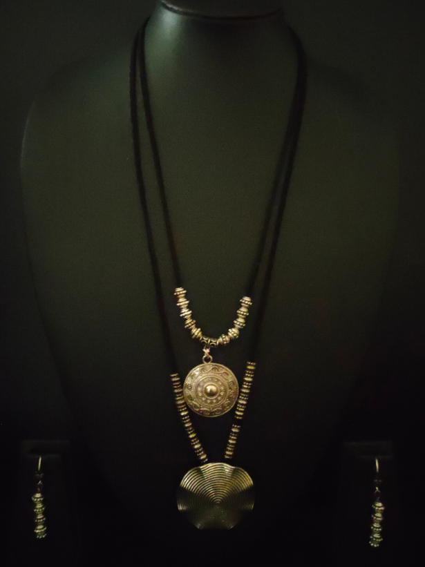 2 Layer Necklace Set with Sea Shell Metal Pendant