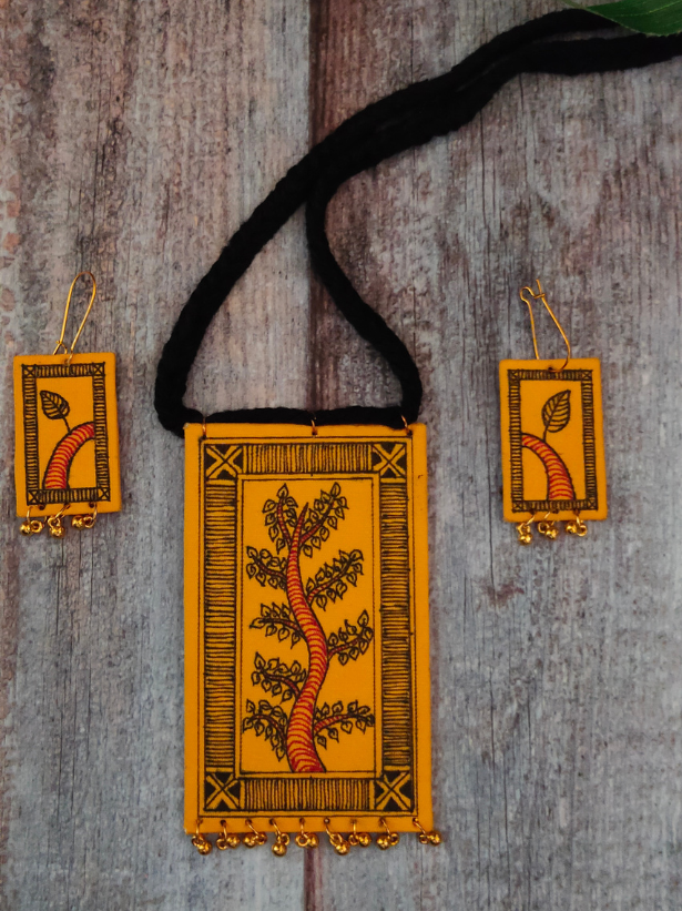 Tree Printed Fabric Necklace Set with Thread Closure