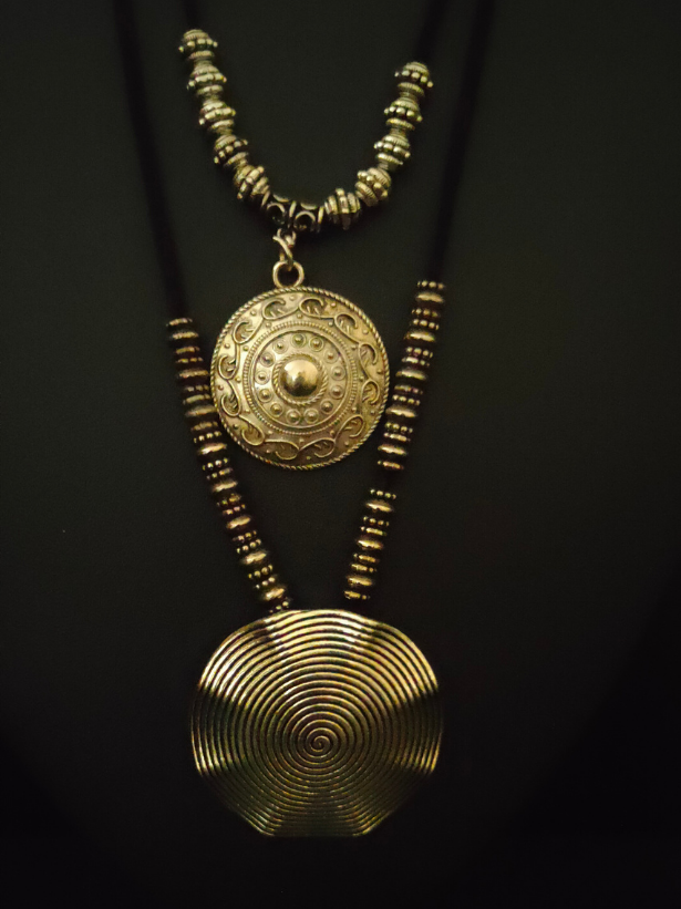 2 Layer Necklace Set with Sea Shell Metal Pendant