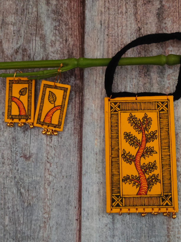 Tree Printed Fabric Necklace Set with Thread Closure