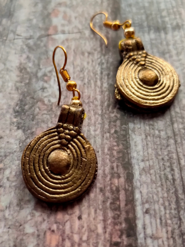 Brass Finish Dhokra Necklace Set with Thread Closure