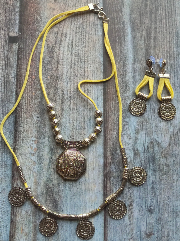 2 Layer Lemon Yellow Metal Pendant Necklace Set