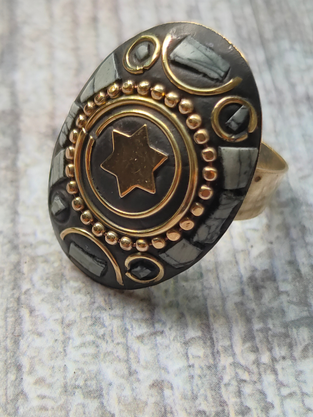 Black and Grey Oval Tibetan Ring with Gold Detailing