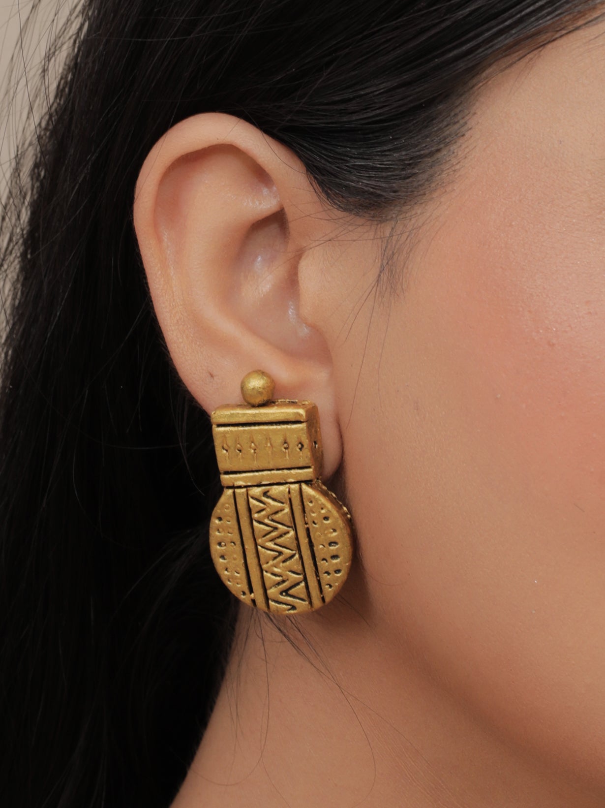 Thread Closure Handpainted Golden Terracotta Necklace Set