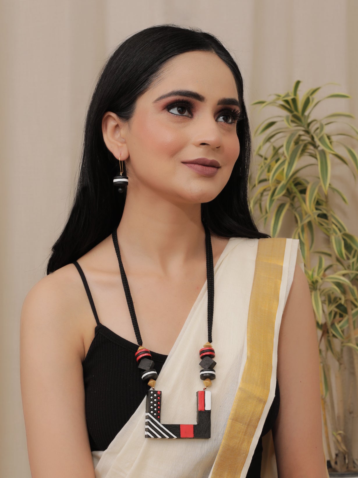 Black Abstract Beaded Terracotta Necklace set