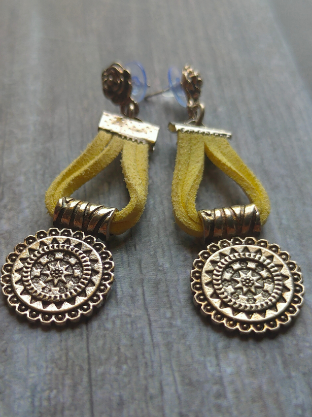 2 Layer Lemon Yellow Metal Pendant Necklace Set