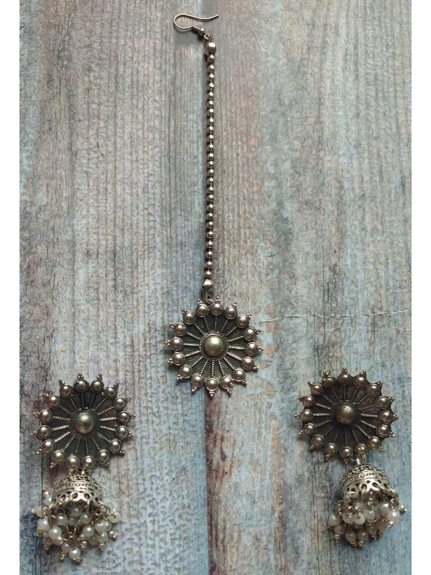 Set of 3 - Maang Tika and Earrings