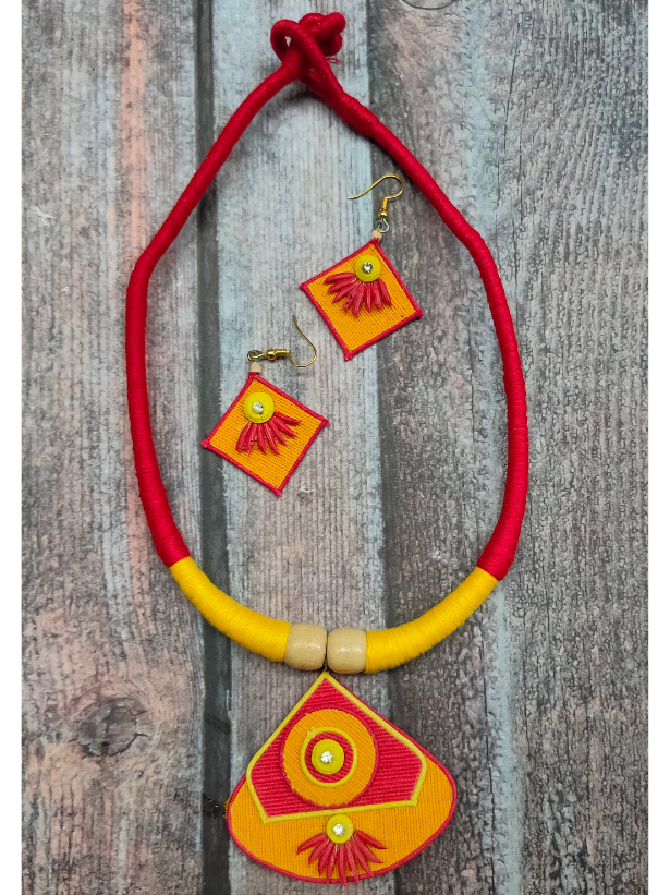 Minimalist Elegant Red & Yellow Jute Necklace Set with Thread Closure