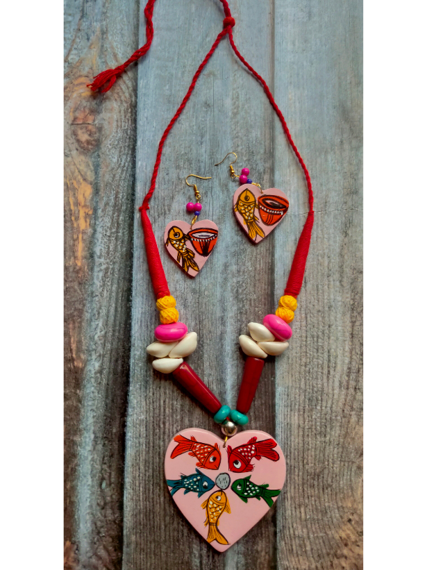Hand Painted Fishes Wooden Necklace Set with Shells and Thread Closure