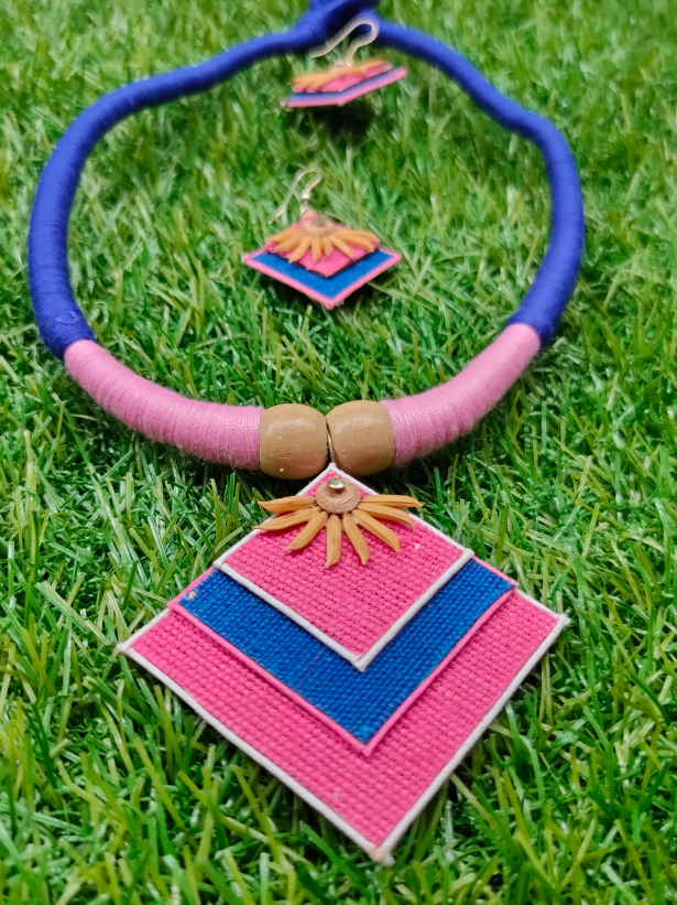 Minimalist Elegant Jute Necklace Set with Thread Closure