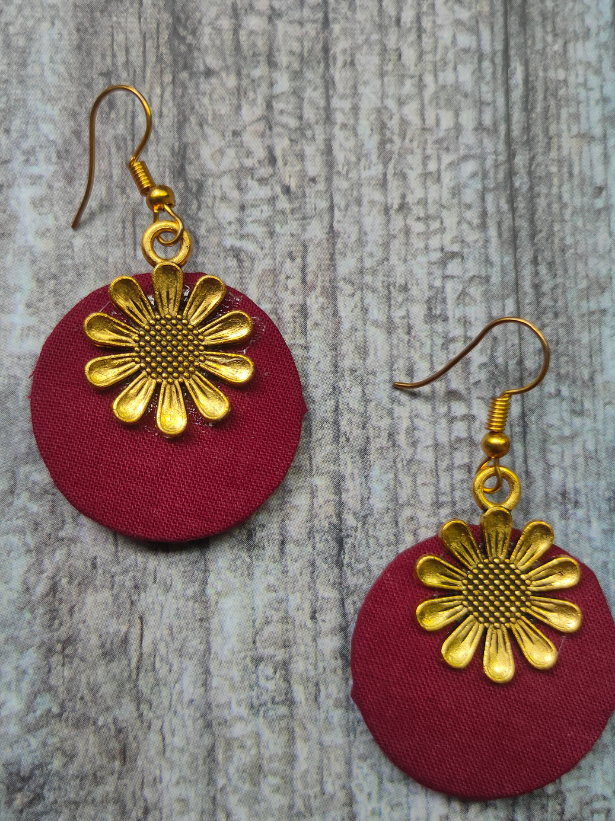 Fabric Necklace Set with Antique Gold Finish Metal Accents