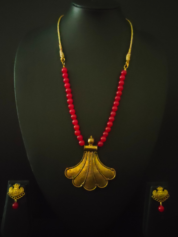 Glass Beads and Statement Metal Pendant Antique Gold Finish Necklace Set