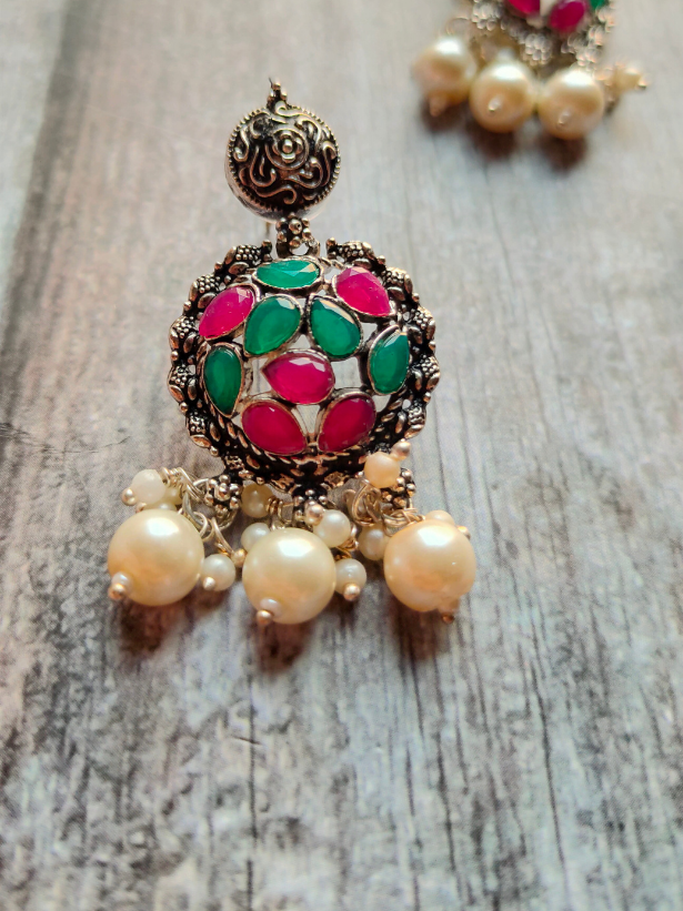 Metal with Rhinestones Embedded Choker Necklace Set with Thread Closure