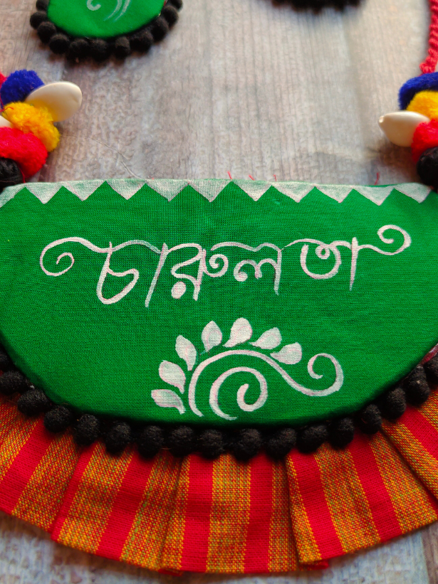 Handpainted Fabric Necklace Set with Thread Closure and Shells