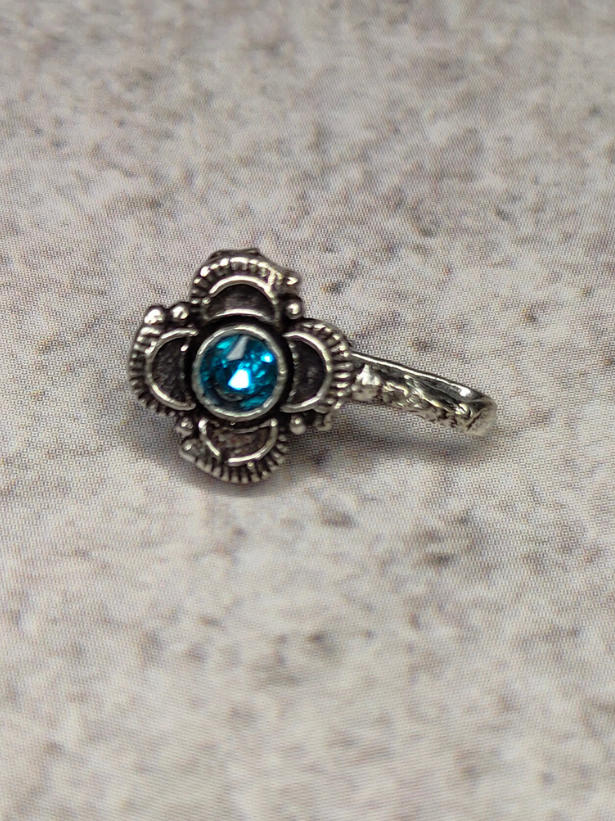 Three Flower Motifs Oxidized Silver-Plated Clip On Nosepin