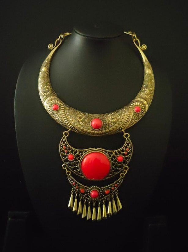 3 Layer Hasli Necklace Set with a Statement Pendant (Red Stones)
