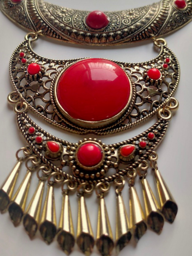 3 Layer Hasli Necklace Set with a Statement Pendant (Red Stones)