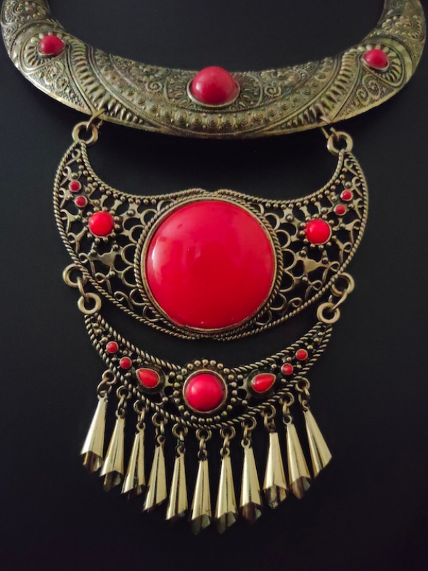 3 Layer Hasli Necklace Set with a Statement Pendant (Red Stones)