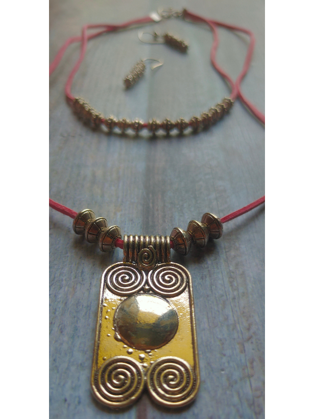 Minimal 2 Layer Necklace Set with Metal Pendants