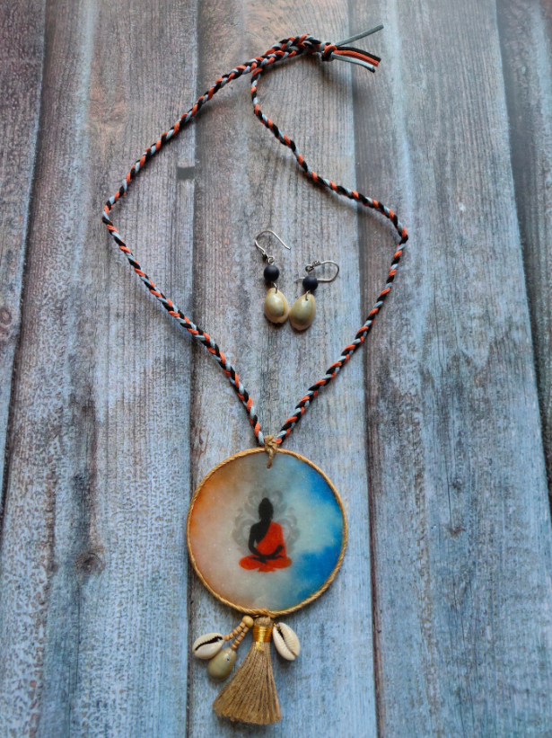 Buddha Printed Pure Marble Necklace Set with Shells and Thread Closure