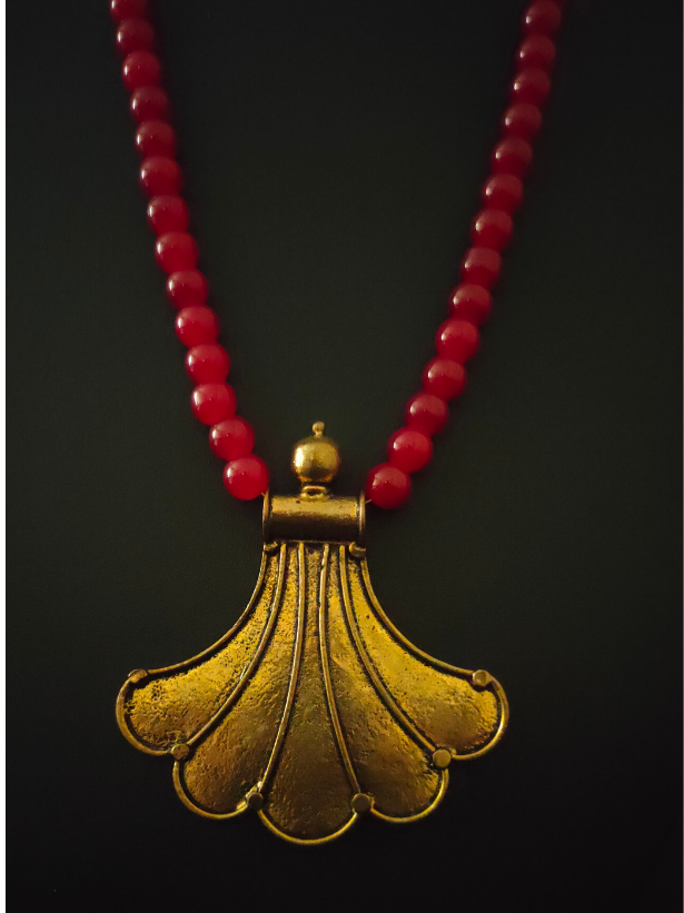 Glass Beads and Statement Metal Pendant Antique Gold Finish Necklace Set