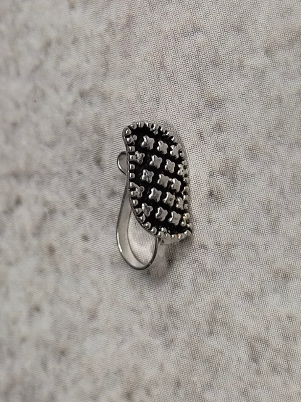 Three Flower Motifs Oxidized Silver-Plated Clip On Nosepin