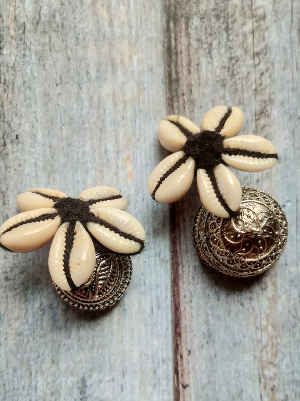 Jute Necklace Set with Metal Birds Pendant and Shell Earrings