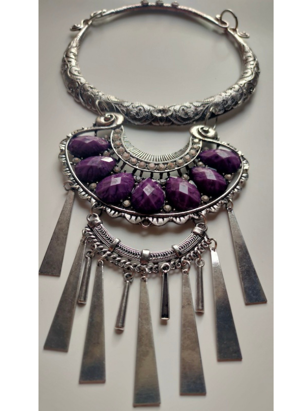 Hasli Necklace Set with a Statement Pendant (Purple Stones)