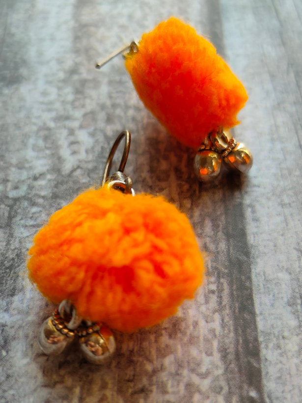 Fabric and Pom Pom Necklace Set with Thread Closure