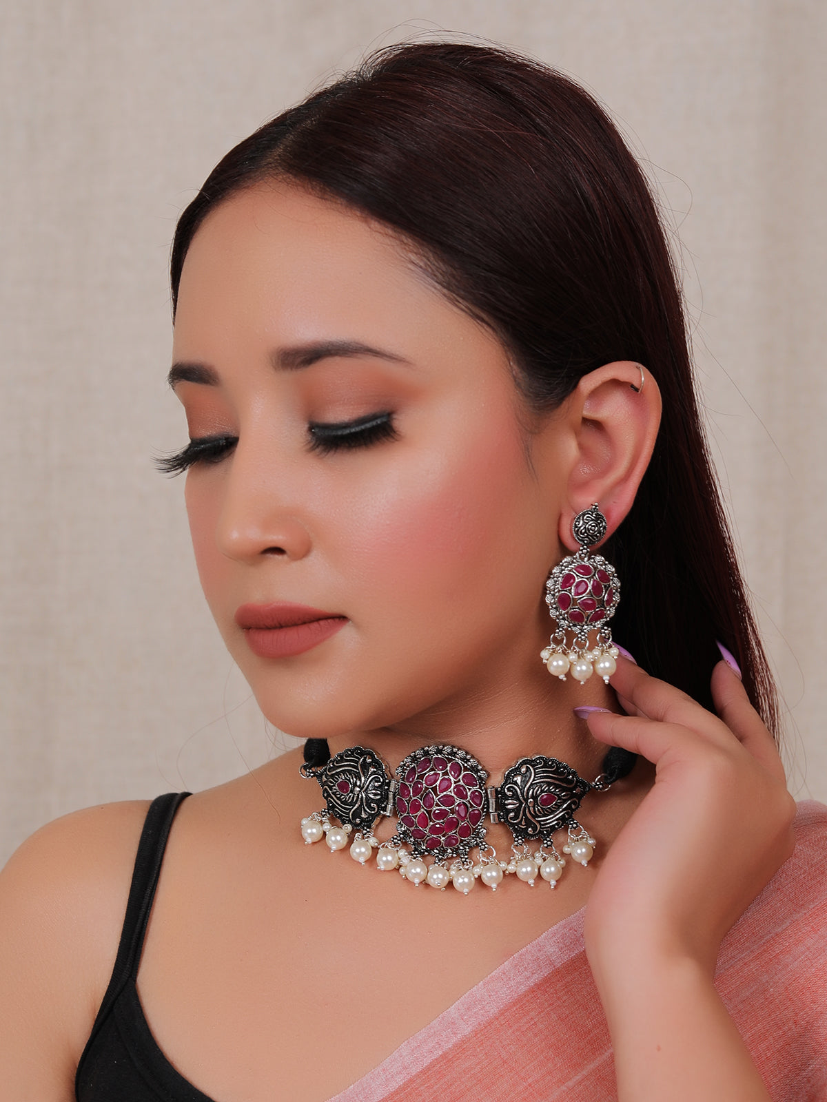 Vibrant Festive Choker Necklace Set with Fuchsia Glass Beads and Thread Closure