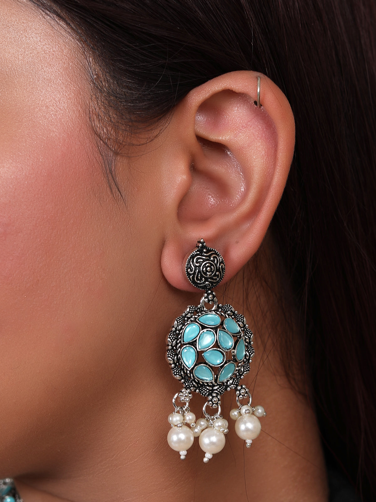 Turquoise Rhinestones Embedded Thread Closure Choker Necklace Set