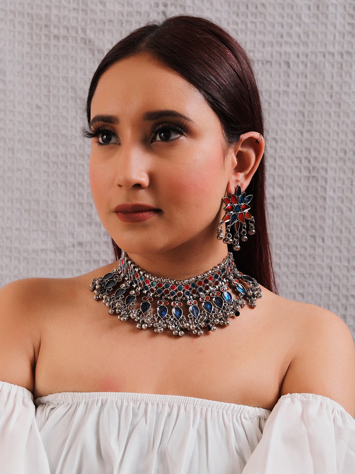 Multi-Color Glass Stones Embedded Adjustable Length Thread Closure Choker Necklace Set