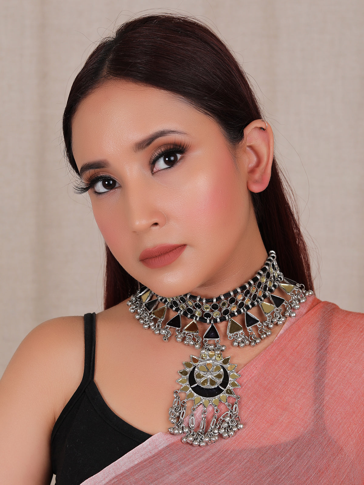 Yellow & Black Glass Stones Embedded Adjustable Length Thread Closure Choker Necklace Set