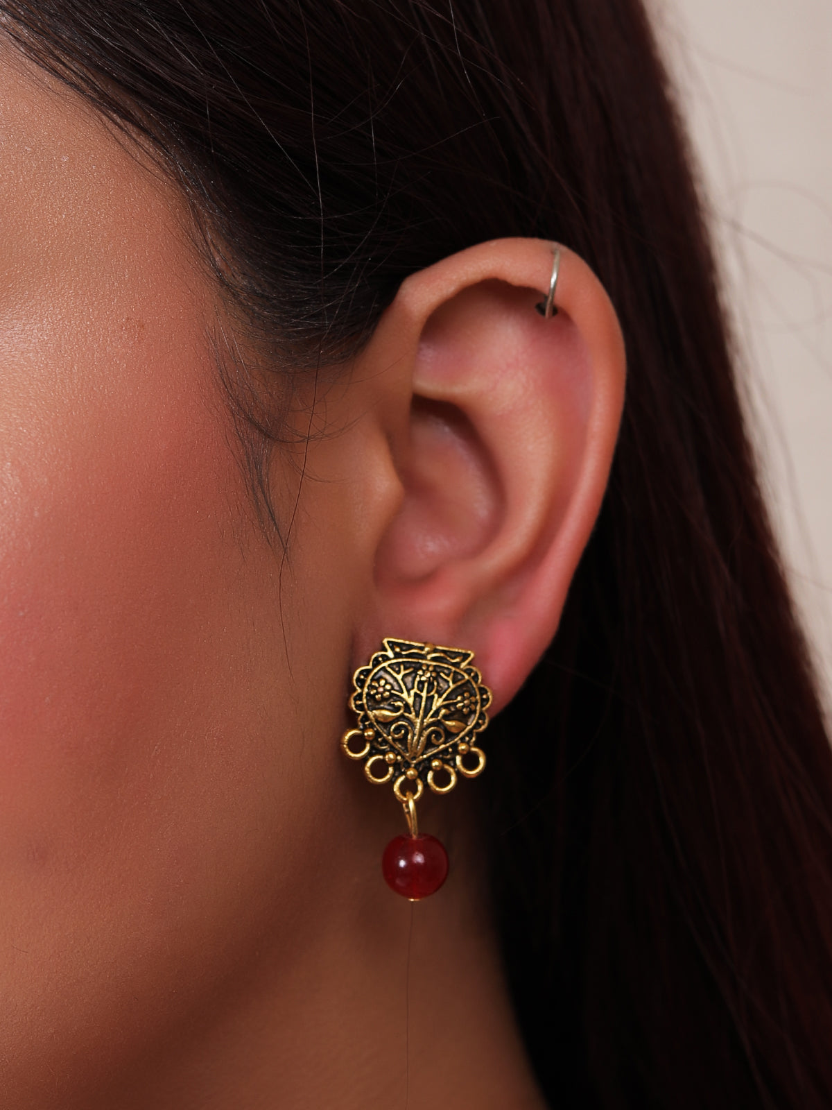 Glass Beads and Statement Metal Pendant Antique Gold Finish Necklace Set