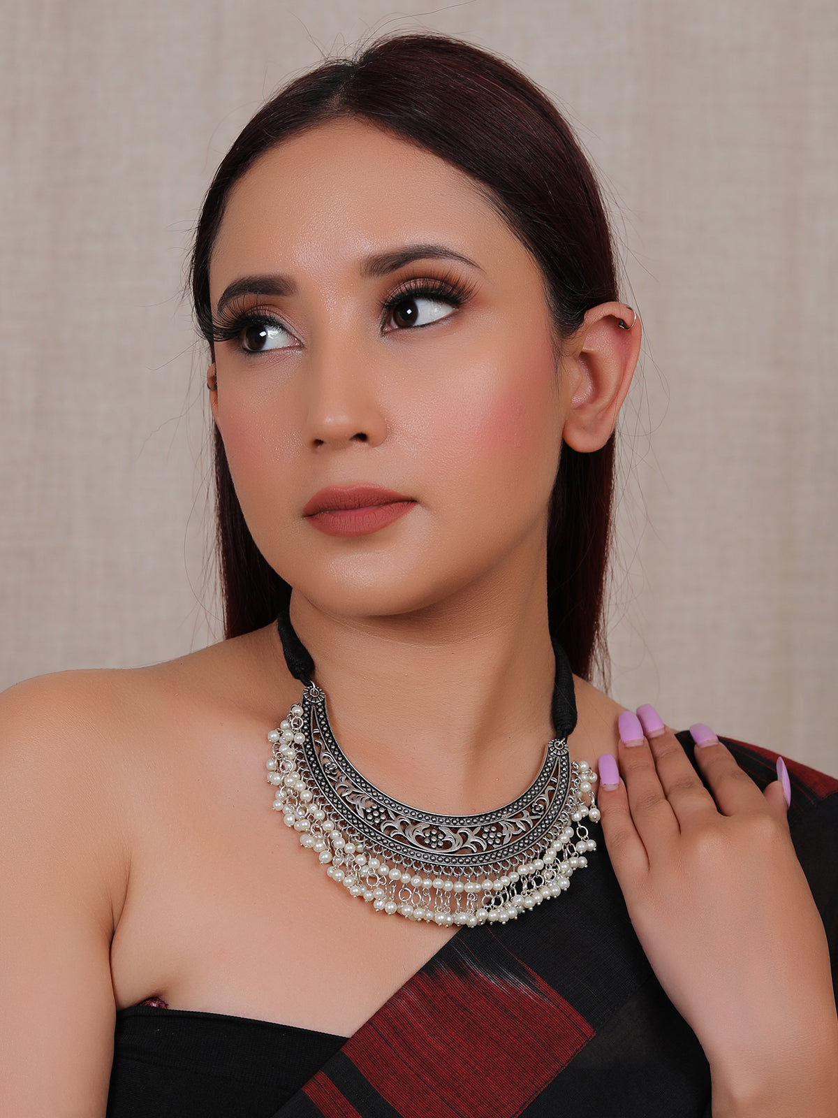 Hasli Style Jali Pattern Half Moon Shaped Choker Necklace with Thread Closure