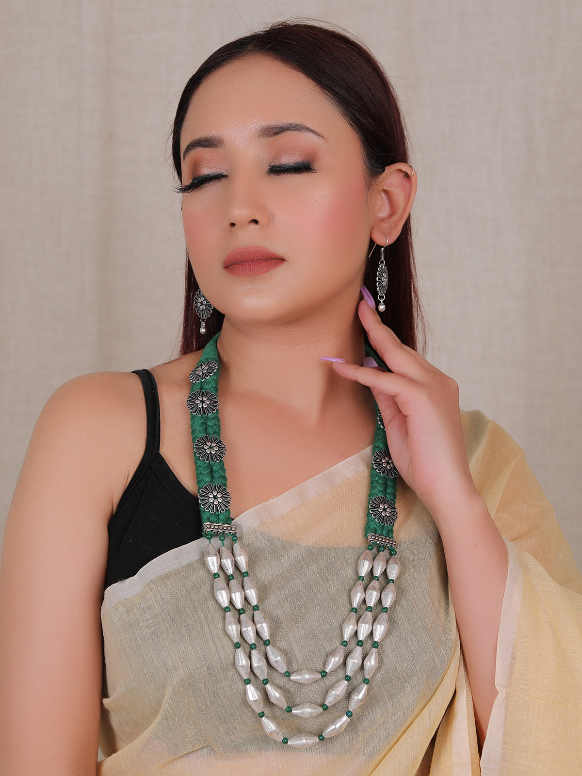 Dholki Beads Flower Motifs Braided Necklace Set