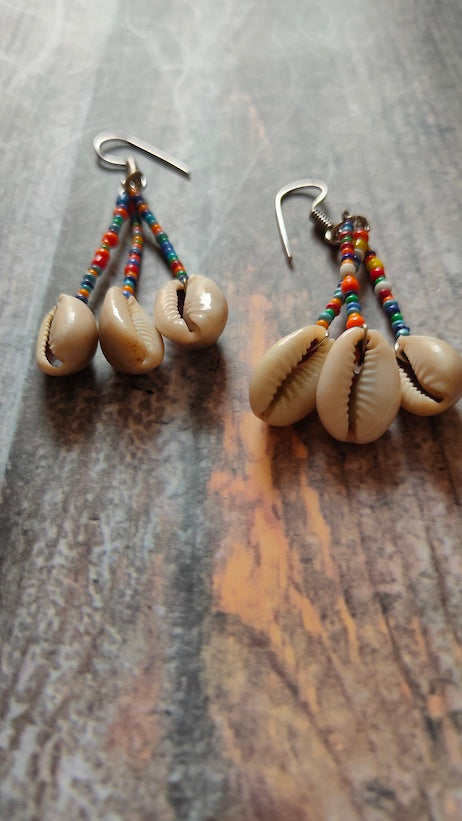 Hand Embroidered Mirror and Shell Work Fabric Necklace Set