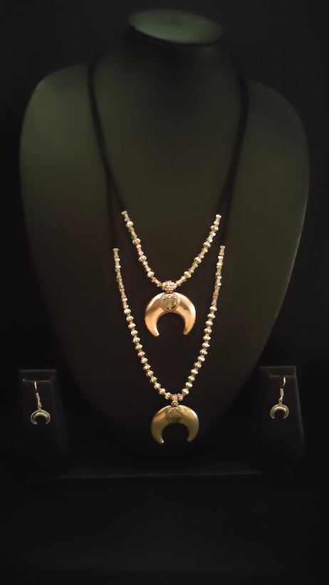 Tribal Pendant 2 layered Thread Closure Necklace Set