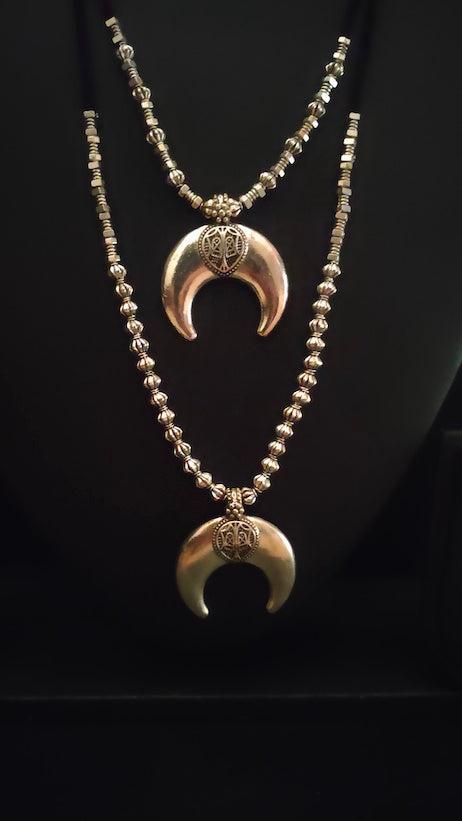 Tribal Pendant 2 layered Thread Closure Necklace Set