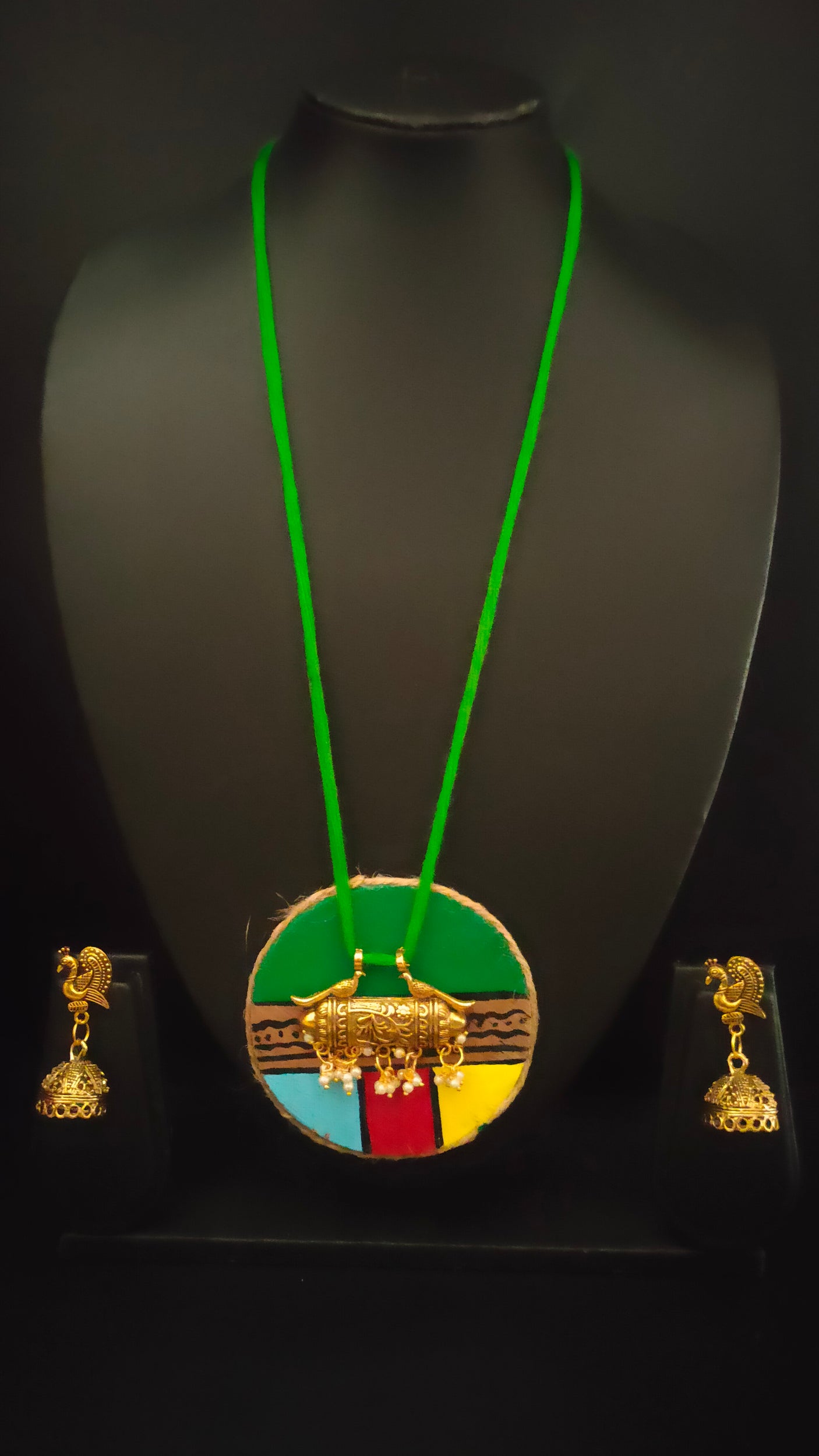 Wooden Pendant Fabric Closure Necklace Set with Antique Gold Finish Earrings