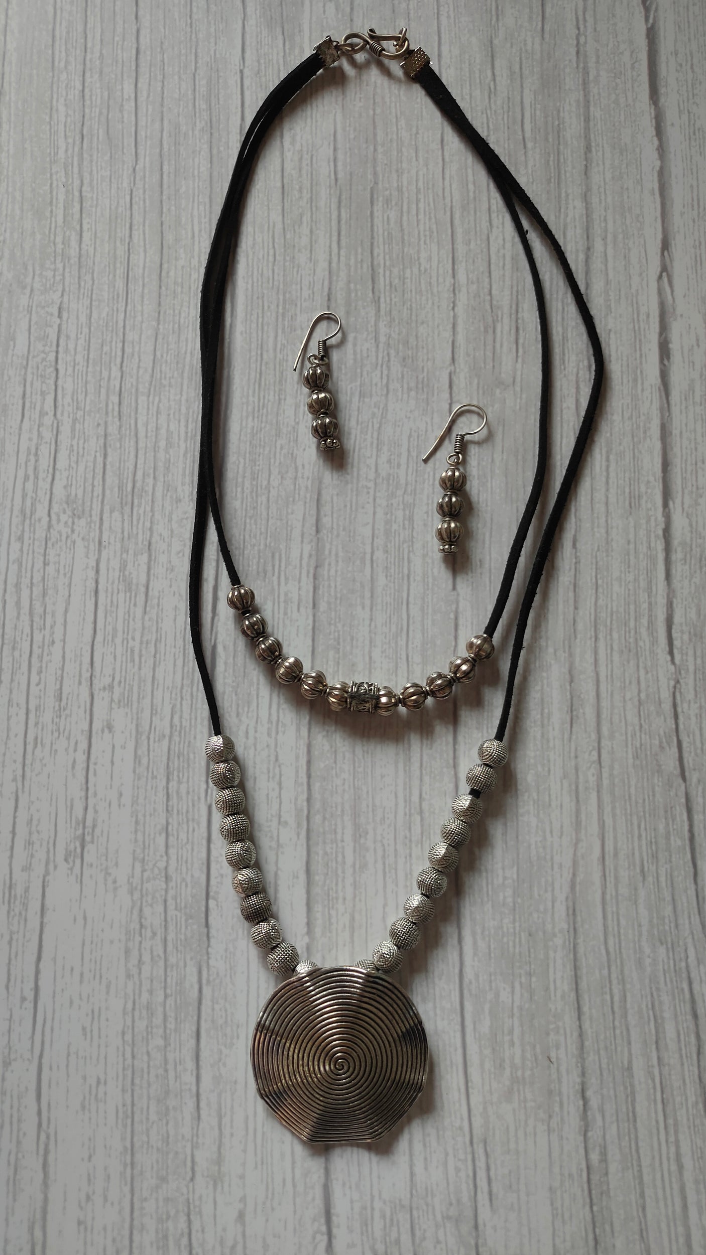2 Layer Seashell Thread Closure Metal Necklace Set