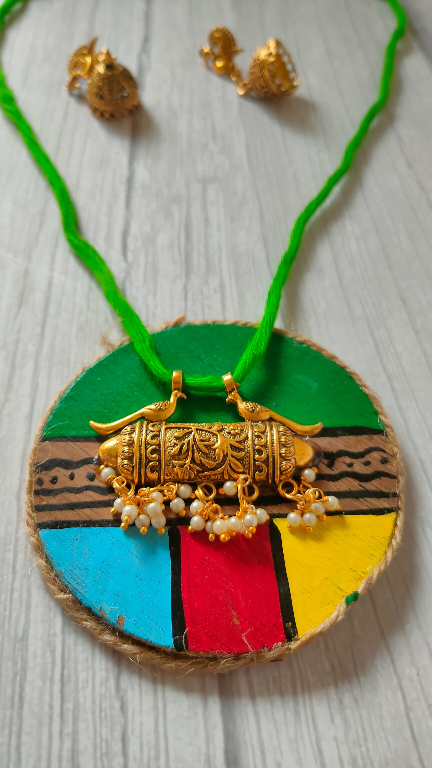 Wooden Pendant Fabric Closure Necklace Set with Antique Gold Finish Earrings