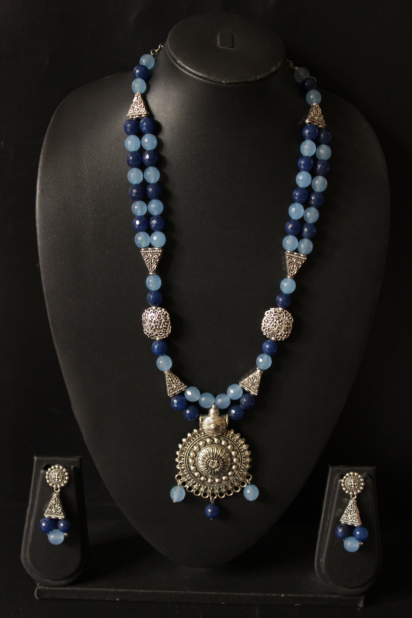Shades of Blue Jade Beads Metal Pendant Necklace Set