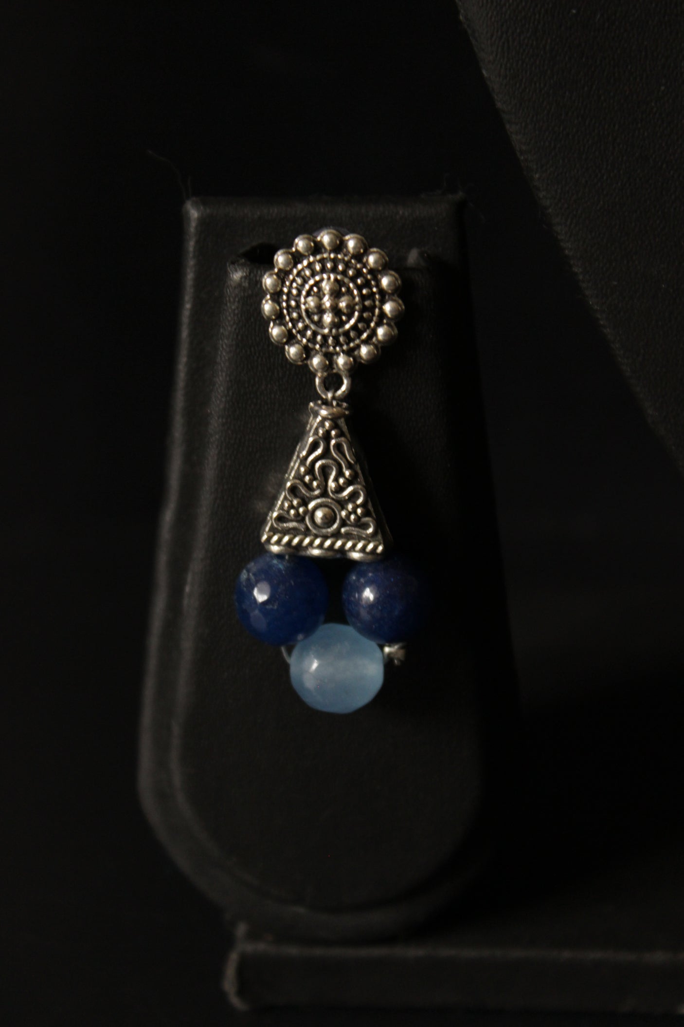 Shades of Blue Jade Beads Metal Pendant Necklace Set