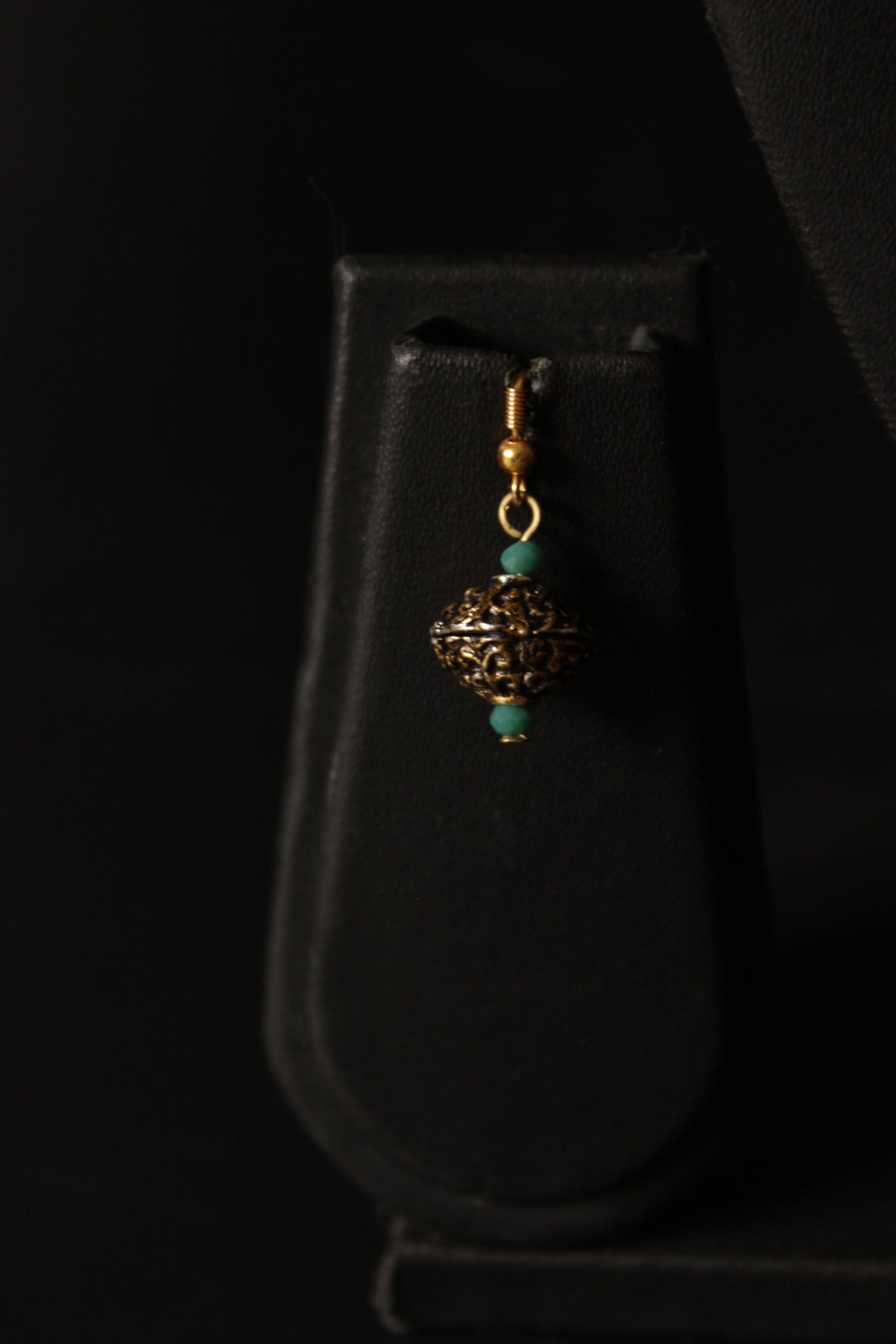 Turquoise and Antique Gold Finish Metal Beads Necklace Set