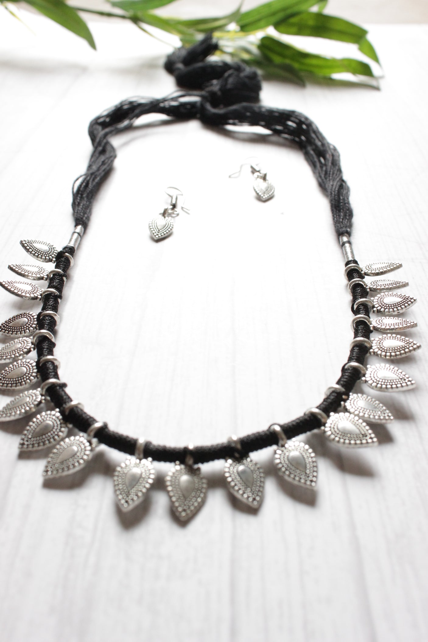 Delicate Leaf Motifs Black Thread Braided Necklace Set