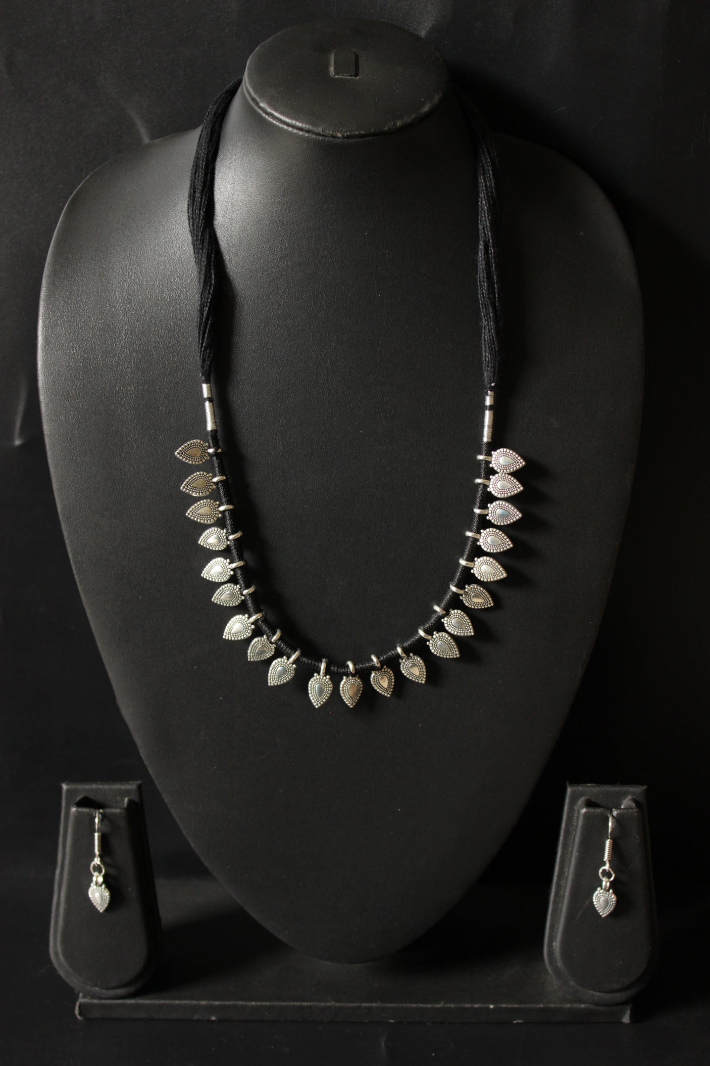 Delicate Leaf Motifs Black Thread Braided Necklace Set